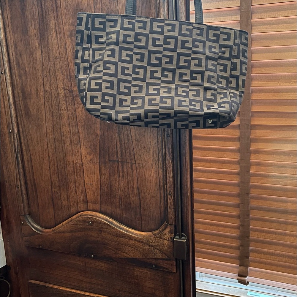 🍁SOLD🍁Authentic Vintage Givenchy Tote